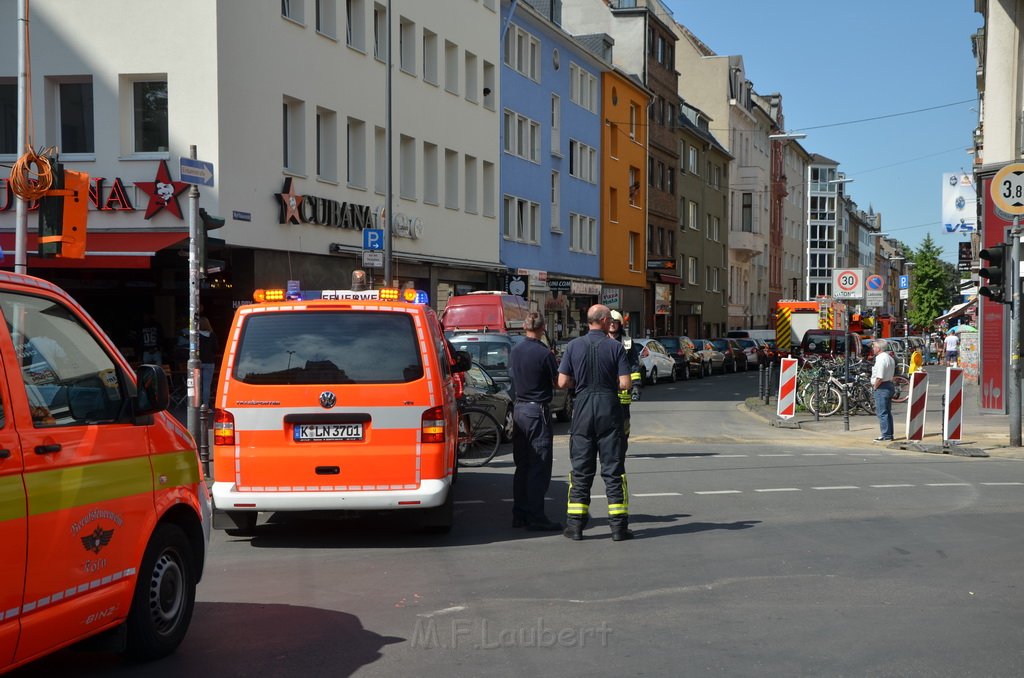 Feuer 2 Y Koeln Altstadt Kyffhaeuserstr P162.JPG - Miklos Laubert